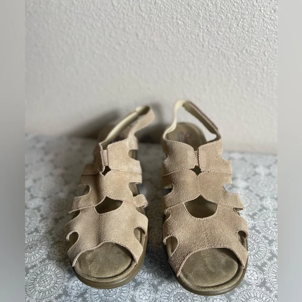 Skechers~Cut-Out~Tan~Suede~Slingback~Velcro Closure~Wedge~Sandals~Size 11